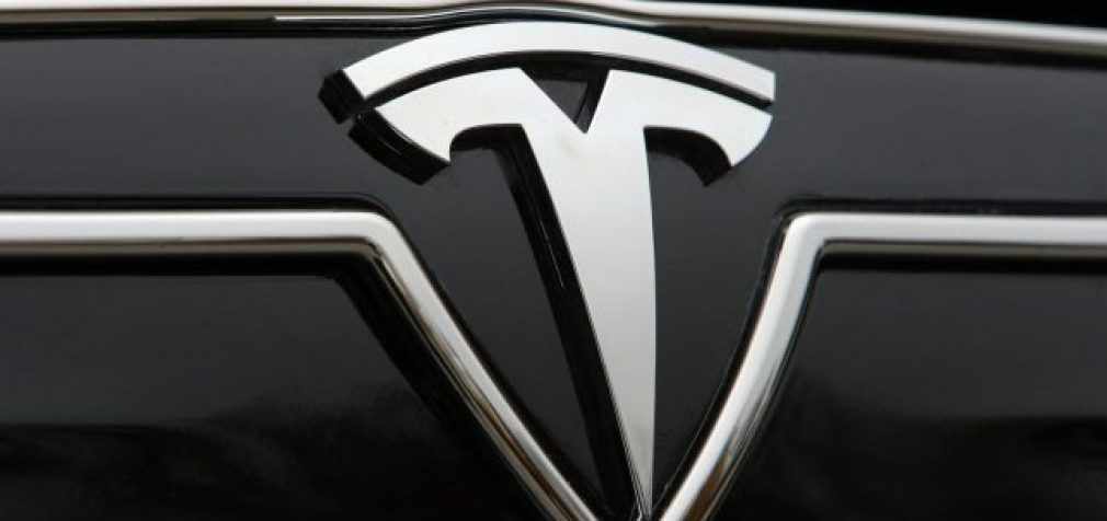 Маск: Электрокарами Tesla можно будет управлять со смартфона