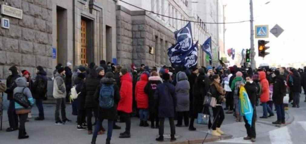 Тарифный протест в Харькове: от Кернеса требуют не повышать цены на городской транспорт. ФОТОрепортаж