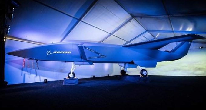 Boeing представил прототип новейшего беспилотного истребителя. ФОТО+ВИДЕО