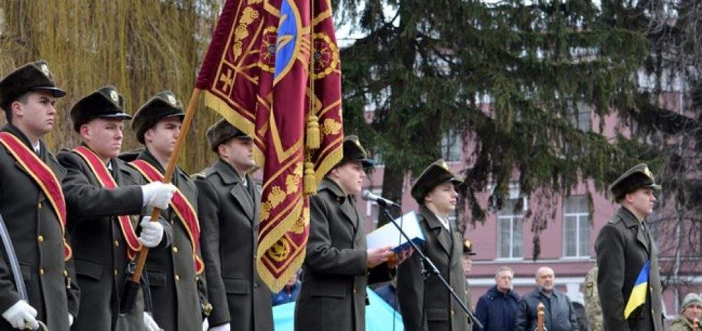 В Киевском военном лицее вместо памятника Суворову открыт мемориальный камень на месте установки памятника Богуну. ВИДЕО+ФОТОрепортаж