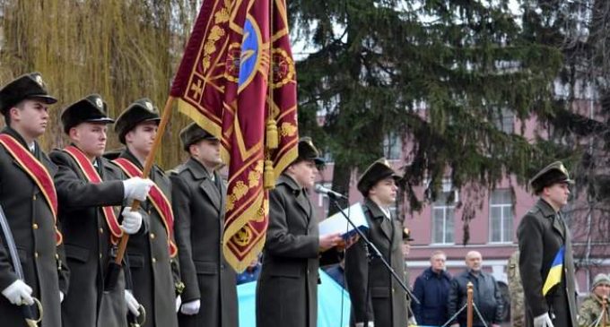 В Киевском военном лицее вместо памятника Суворову открыт мемориальный камень на месте установки памятника Богуну. ВИДЕО+ФОТОрепортаж