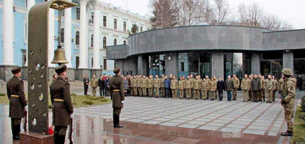 В Минобороны почтили память погибших украинских защитников. ФОТОрепортаж