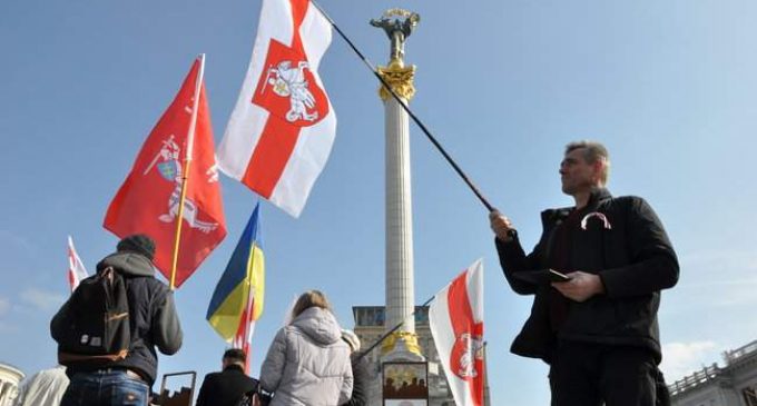 “Жыве Беларусь!”, – в центре Киева прошла акция посвященная Дню Воли. ВИДЕО+ФОТОрепортаж