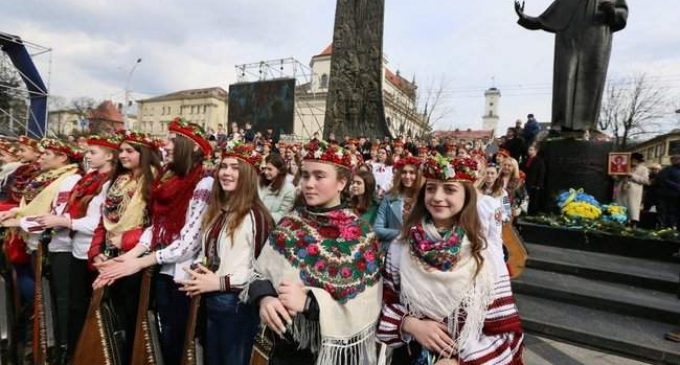 407 бандуристов одновременно исполнили “Заповіт”, установив рекорд. ФОТОрепортаж