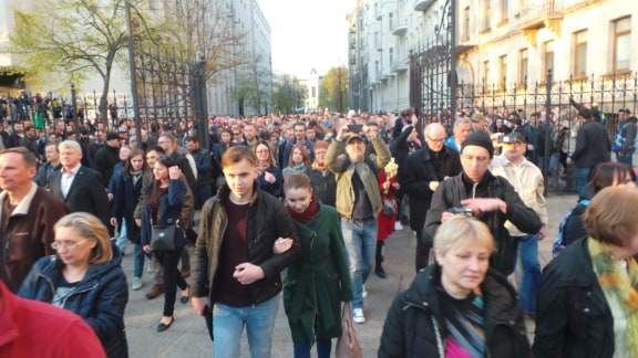 Под Администрацией президента в Киеве прошла акция Дякую, Петре! (обновлено) 15