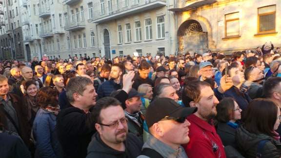 Под Администрацией президента в Киеве прошла акция Дякую, Петре! (обновлено) 16