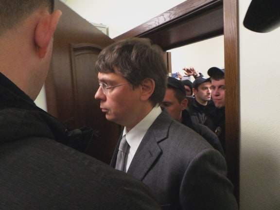 Суд определил меру пресечения экс-нардепу Крючкову в виде ареста на 45 суток с альтернативой залога 7,1 млн грн 01