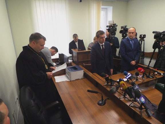 Суд определил меру пресечения экс-нардепу Крючкову в виде ареста на 45 суток с альтернативой залога 7,1 млн грн 02