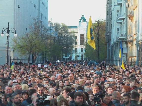 Под Администрацией президента в Киеве прошла акция Дякую, Петре! (обновлено) 02