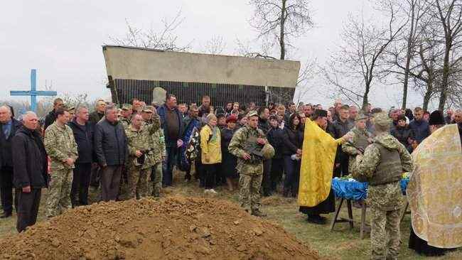 С воином 57-й ОМПБр Юрием Фармагеем, погибшим на Донбассе, простились на Виннитчине 04