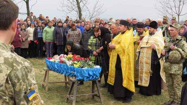 С воином 57-й ОМПБр Юрием Фармагеем, погибшим на Донбассе, простились на Виннитчине 07