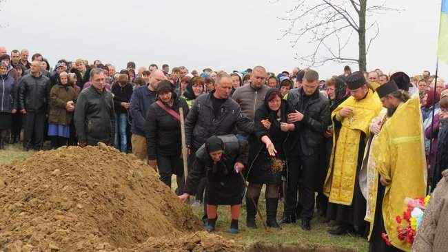 С воином 57-й ОМПБр Юрием Фармагеем, погибшим на Донбассе, простились на Виннитчине 10