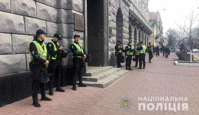 Акция в центре Киева прошла без нарушений правопорядка, - Крищенко 01