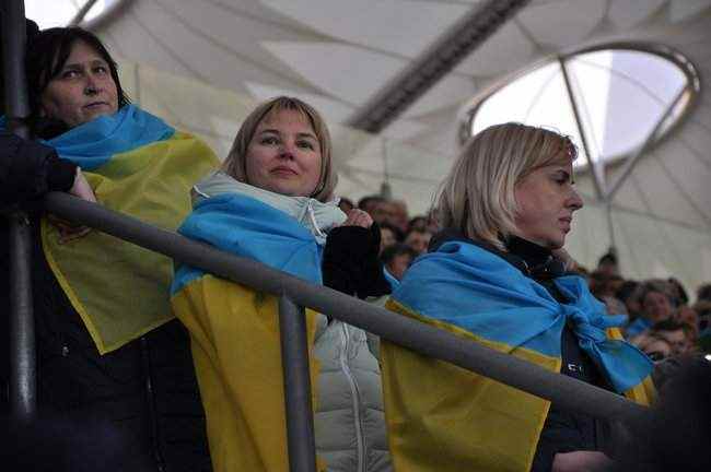 Порошенко против Зеленского: как проходили дебаты на НСК Олимпийский 06