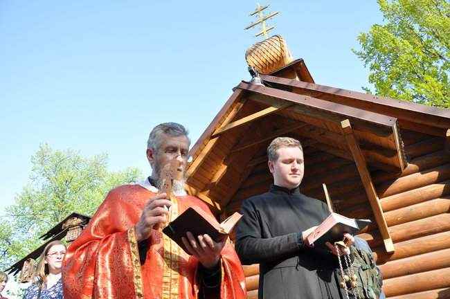 Пасха для героев: мемориал Героев Небесной Сотни и Стену памяти у Михайловского украсили писанками, паски отправили в зону ООС 01