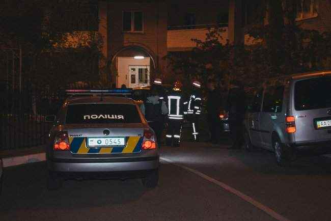 В квартире в Киеве мужчина подорвался, угрожая сожительнице гранатой 06