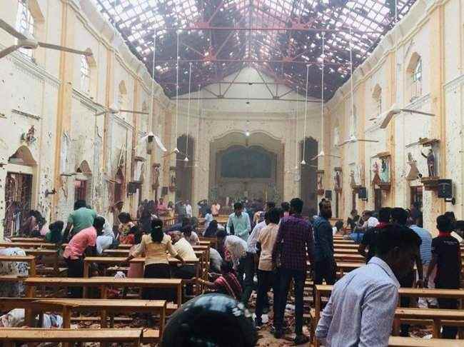 129 человек погибли в результате взрывов в церквях и отелях Шри-Ланки 01