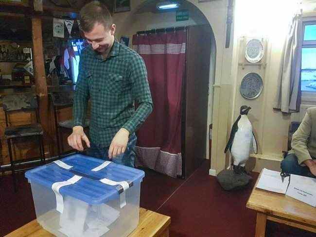 Явка 100%: на выборах проголосовали участники украинской антарктической экспедиции 05