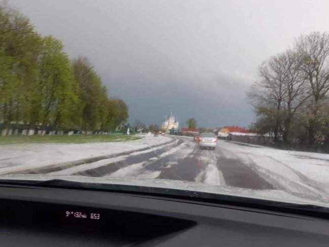 Непогода на западе Украины: Тернопольскую и Львовскую области затопило 02