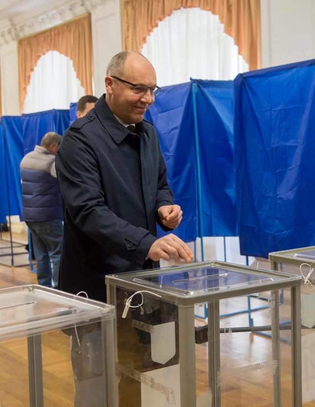 Парубий проголосовал за Главнокомандующего и евроатлантический выбор Украины 01