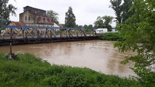 Уровень воды в Закарпатской и Ивано-Франковской областях спадает, подтоплений домов уже нет, - ГСЧС 01