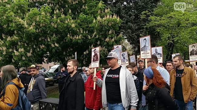 Акции Полк Победы и Бессмертный Грут проходят в Запорожье 09