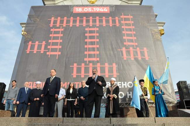 На Майдане Незалежности состоялся траурный митинг памяти жертв геноцида крымскотатарского народа 01