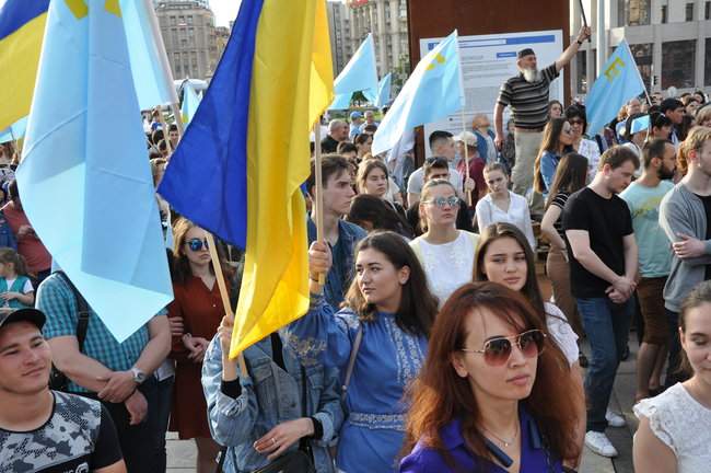 На Майдане Незалежности состоялся траурный митинг памяти жертв геноцида крымскотатарского народа 14