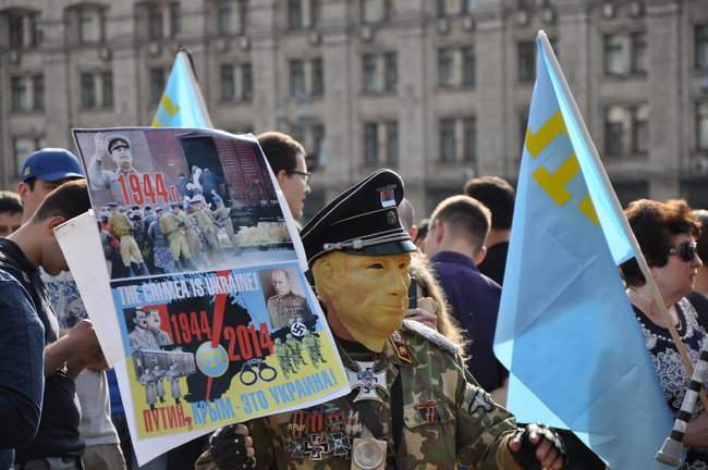 На Майдане Незалежности состоялся траурный митинг памяти жертв геноцида крымскотатарского народа 25