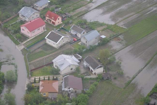 Уровень воды в Закарпатской и Ивано-Франковской областях спадает, подтоплений домов уже нет, - ГСЧС 02