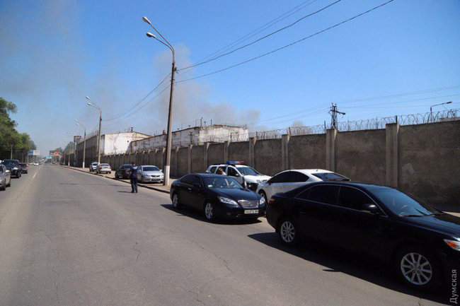 В одесской исправительной колонии вспыхнули беспорядки: СМИ сообщают о пожаре и массовом побеге заключенных 14