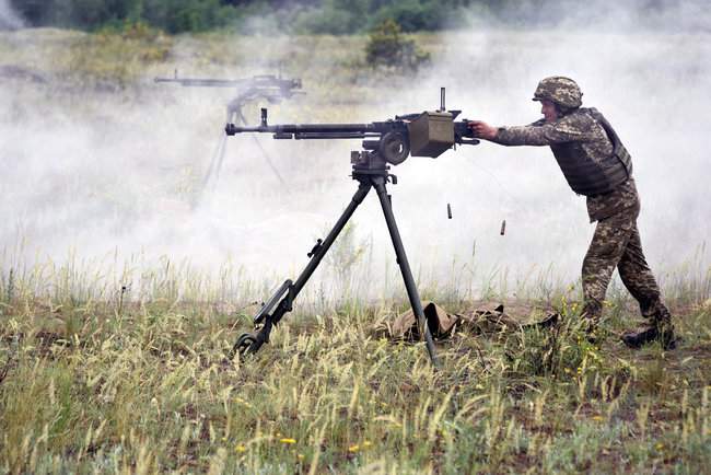 На Днепропетровщине прошли тактические учения с боевыми стрельбами 06