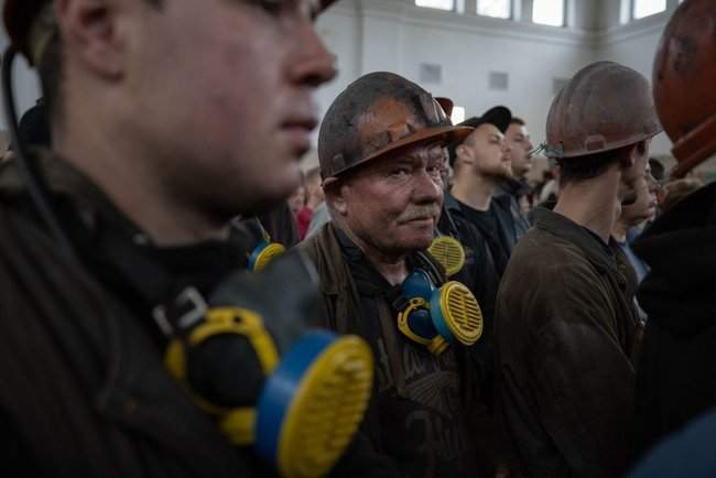 На Львовщине Зеленский пообщался с шахтерами и семьями погибших горняков на шахте Лесная 06