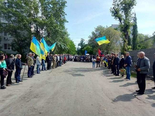 С бойцом Айдара Сергеем Дрогиным, погибшим на Донбассе от пули снайпера, простились на Луганщине 03