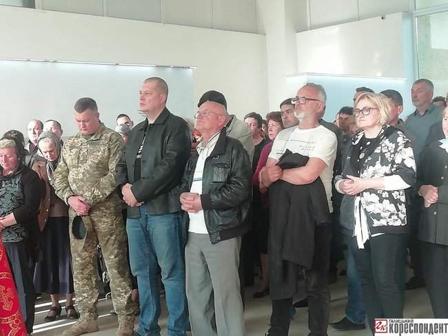 С воином 79-й ОДШБр Василием Джусом, погибшим на Донбассе, простились в Ивано-Франковске 02