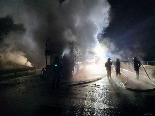 Автобус Киев - Прага сгорел дотла в Польше 01
