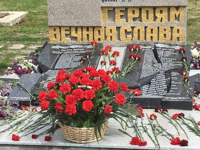 Памятник погибшим во время Второй мировой войны разрушен оккупантами в крымском селе Мамашай, - Чубаров 03