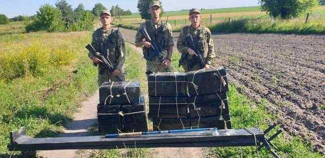 Пограничники сорвали две попытки контрабанды сигарет в Польшу и Румынию 01