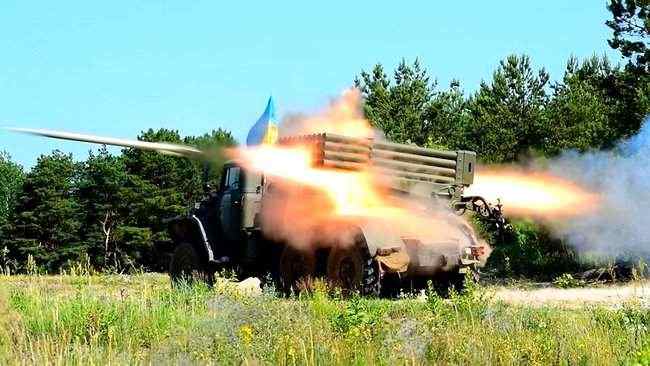 Тактические учения с боевой стрельбой подразделений реактивной артиллерии проходят на Черниговщине 06