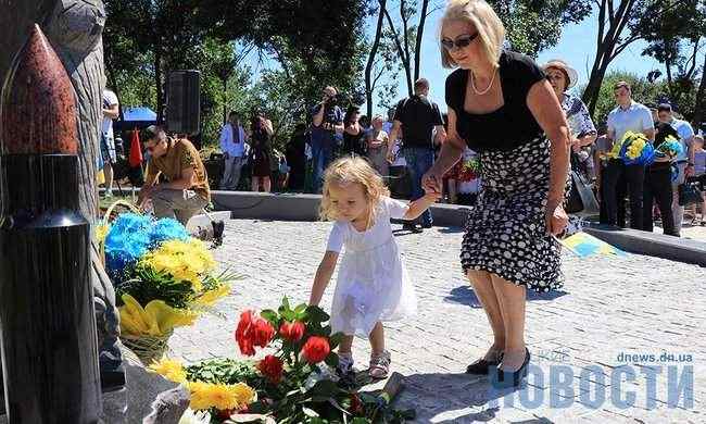 Памятный знак погибшим в 2014 году украинским воинам установлен под Славянском 05