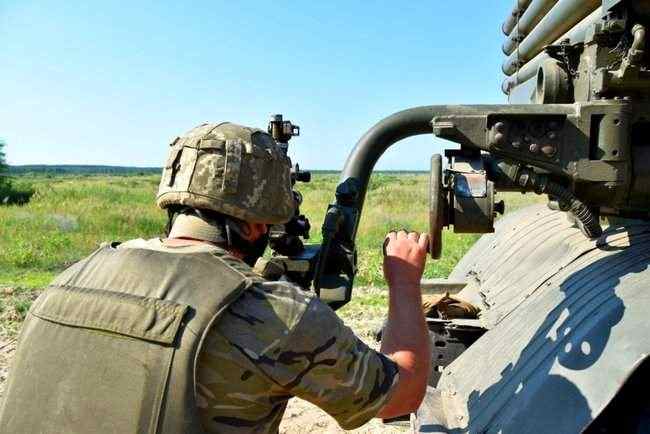 Тактические учения с боевой стрельбой подразделений реактивной артиллерии проходят на Черниговщине 02