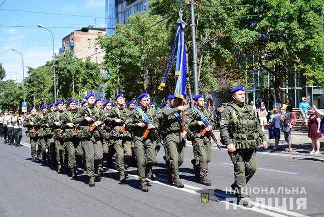 Бойцы подразделений МВД получили награды за защиту Мариуполя, - Нацполиция 03