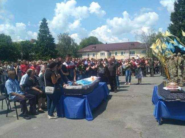 С азовцем Максимом Олексюком, погибшим 7 июня под Новолуганским, простились в Казатине 05