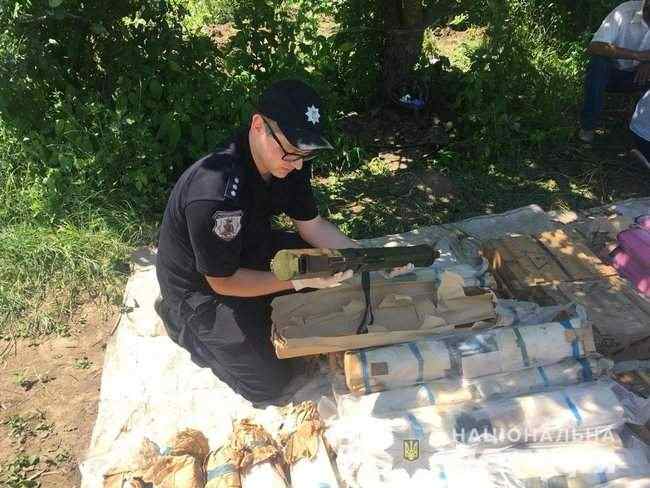 Крупный склад боеприпасов обнаружен полицией на Ривненщине 03