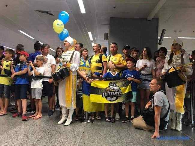 В Борисполе болельщики встретили чемпионов мира - футбольную сборную Украины U-20 05
