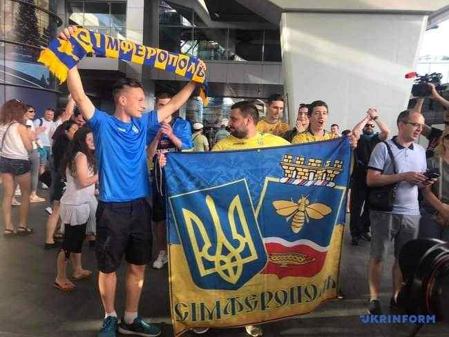 В Борисполе болельщики встретили чемпионов мира - футбольную сборную Украины U-20 07