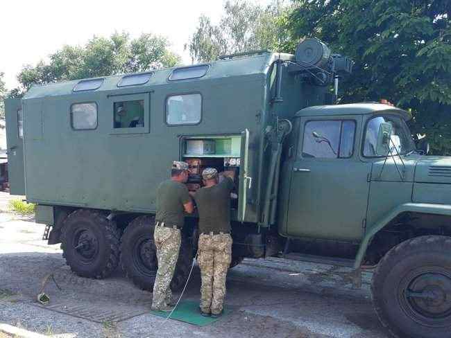 На Черниговщине проходят испытания модернизированной танкоремонтной мастерской ТРМ-80 01