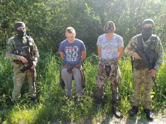 На Буковине пограничники помешали контрабанде в Румынию 16 тыс. пачек сигарет 02