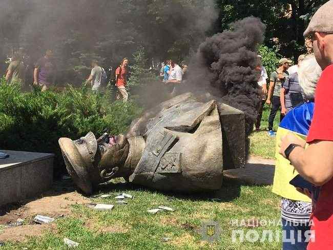 По факту сноса памятника Жукову в Харькове открыты два уголовных производства, - Нацполиция 03