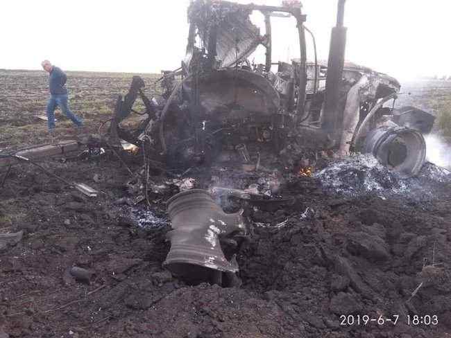 На Луганщине трактор подорвался на неустановленном взрывном устройстве, 2 человека госпитализированы 02